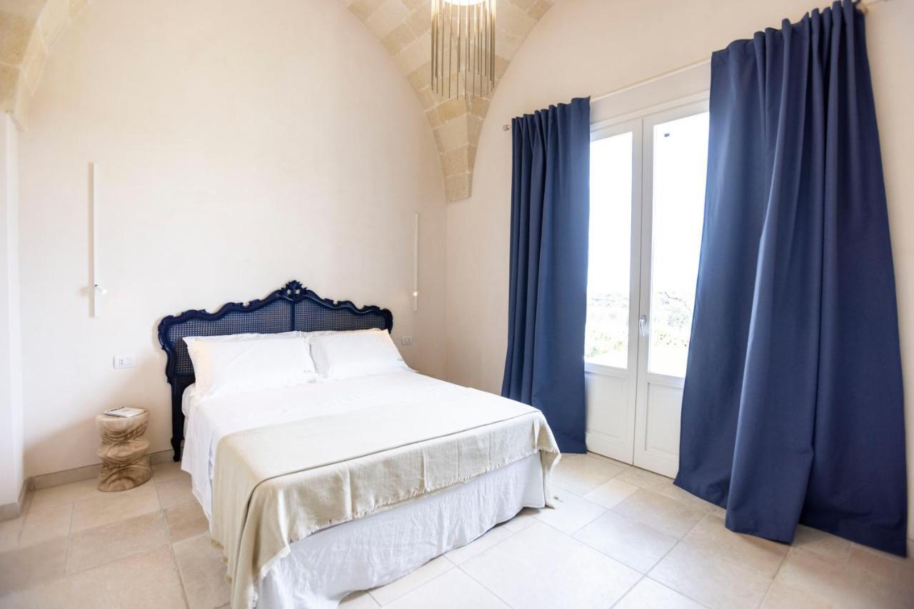 Dimora La Scaledda Bed and Breakfast Serranova Værelse billede